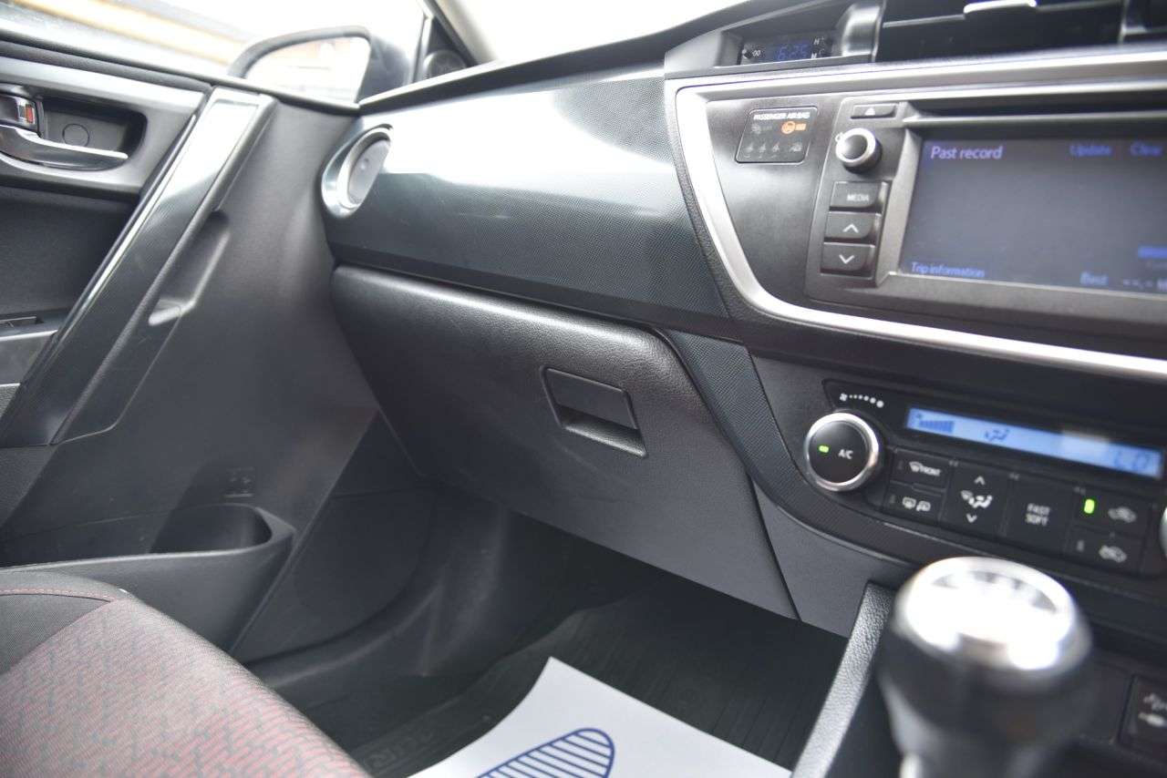 2014 TOYOTA AURIS 2014 TOYOTA AURIS