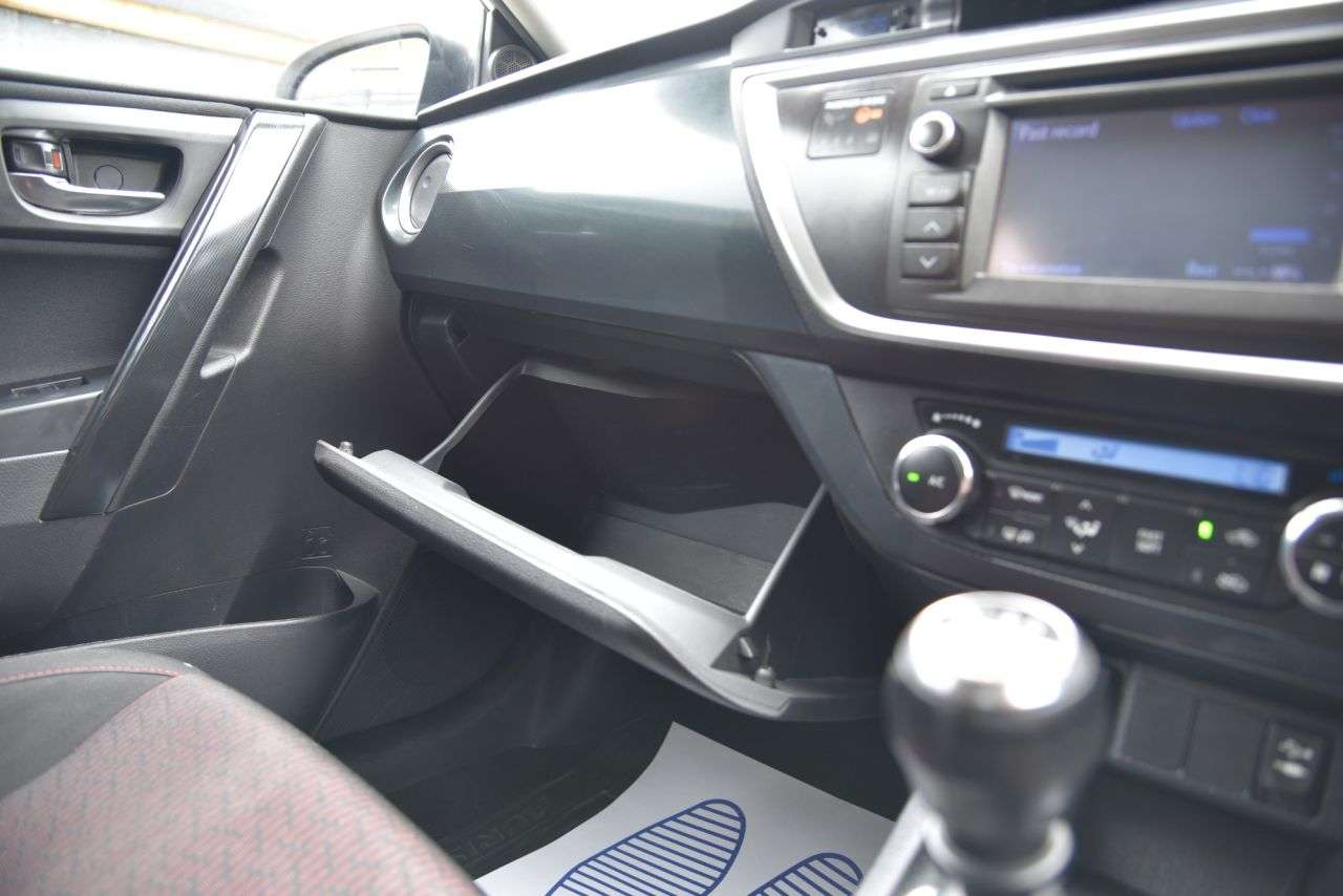 2014 TOYOTA AURIS 2014 TOYOTA AURIS