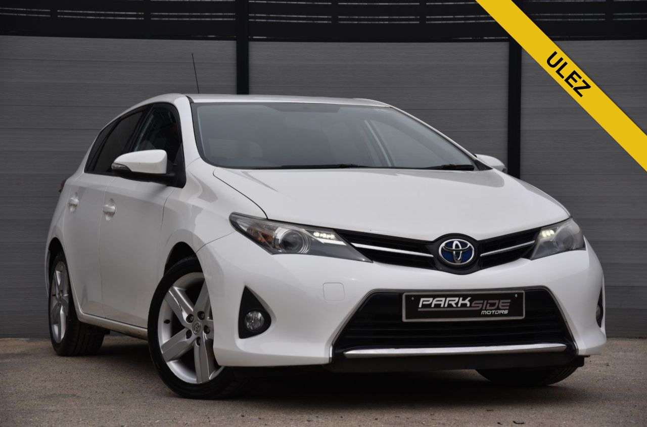 A 2014 TOYOTA AURIS 1.6 V-Matic Sport Hatchback 5dr Petrol Manual Euro 5 (132 ps) CLIMATE CONTR A 2014 TOYOTA AURIS 1.6 V-Matic Sport Hatchback 5dr Petrol Manual Euro 5 (132 ps) CLIMATE CONTR