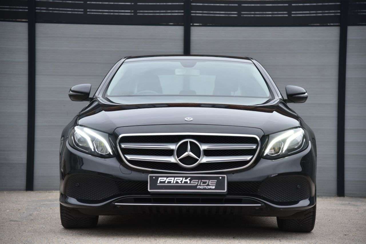 A 2017 MERCEDES-BENZ E-CLASS 2.0 E220d SE Saloon 4dr Diesel G-Tronic+ 4MATIC Euro 6 (s/s) (194 ps) LEATH A 2017 MERCEDES-BENZ E-CLASS 2.0 E220d SE Saloon 4dr Diesel G-Tronic+ 4MATIC Euro 6 (s/s) (194 ps) LEATH
