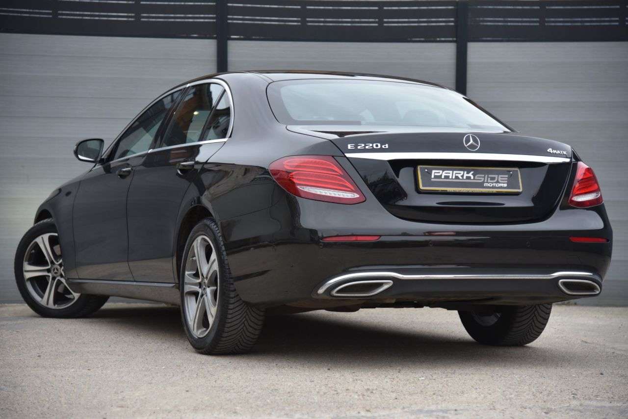 A 2017 MERCEDES-BENZ E-CLASS 2.0 E220d SE Saloon 4dr Diesel G-Tronic+ 4MATIC Euro 6 (s/s) (194 ps) LEATH A 2017 MERCEDES-BENZ E-CLASS 2.0 E220d SE Saloon 4dr Diesel G-Tronic+ 4MATIC Euro 6 (s/s) (194 ps) LEATH