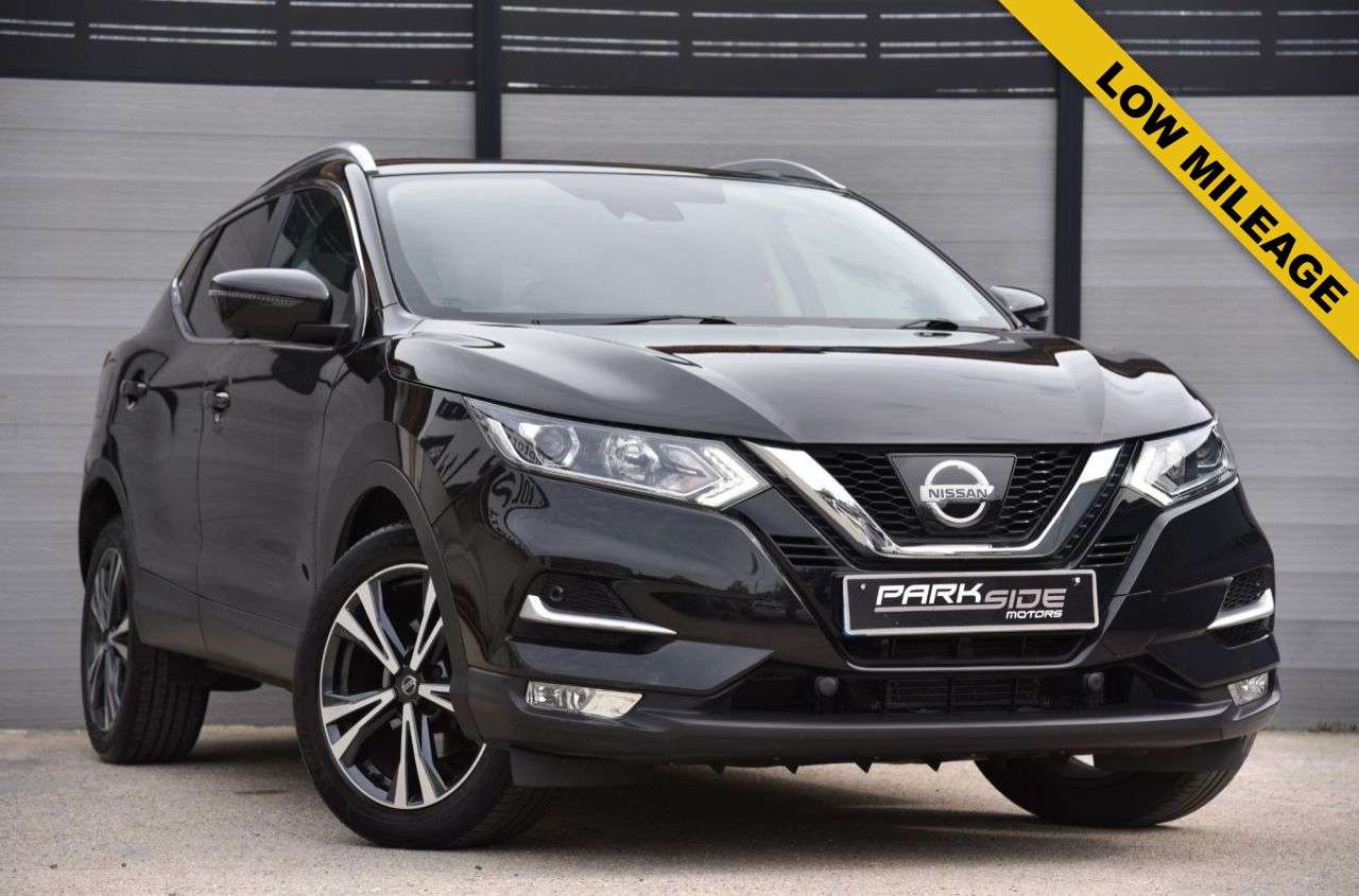 A 2017 NISSAN QASHQAI 1.2 DIG-T N-Connecta SUV 5dr Petrol XTRON Euro 6 (s/s) (115 ps) SATNAV | DA A 2017 NISSAN QASHQAI 1.2 DIG-T N-Connecta SUV 5dr Petrol XTRON Euro 6 (s/s) (115 ps) SATNAV | DA