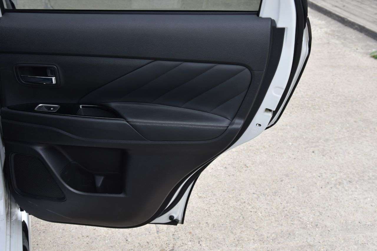 2017 MITSUBISHI OUTLANDER 2017 MITSUBISHI OUTLANDER