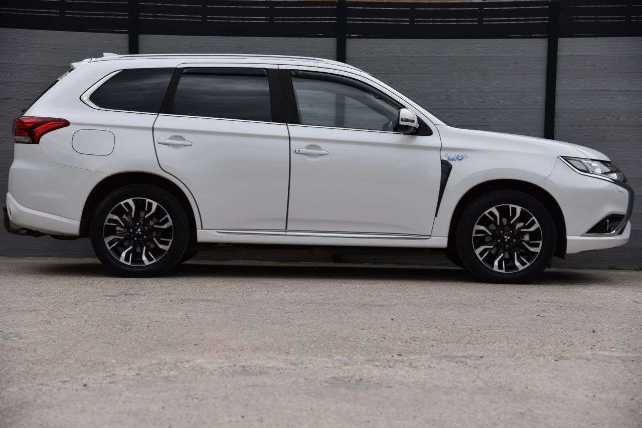 2017 MITSUBISHI OUTLANDER 2017 MITSUBISHI OUTLANDER