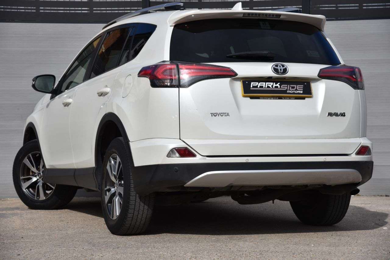 A 2015 TOYOTA RAV4 2.0 D-4D Business Edition SUV 5dr Diesel Manual Euro 6 (s/s) (143 ps) PARK A 2015 TOYOTA RAV4 2.0 D-4D Business Edition SUV 5dr Diesel Manual Euro 6 (s/s) (143 ps) PARK