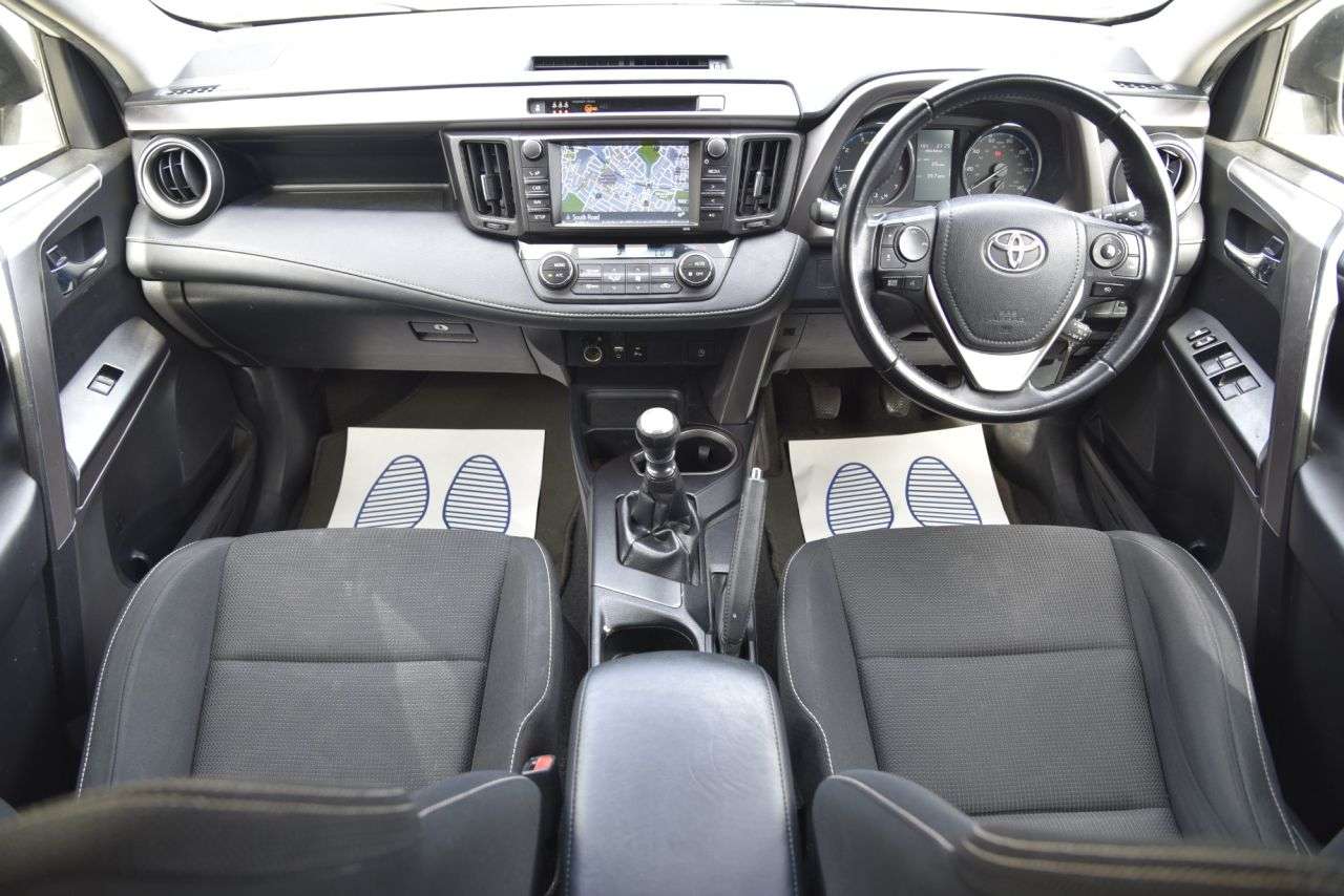 A 2015 TOYOTA RAV4 2.0 D-4D Business Edition SUV 5dr Diesel Manual Euro 6 (s/s) (143 ps) PARK A 2015 TOYOTA RAV4 2.0 D-4D Business Edition SUV 5dr Diesel Manual Euro 6 (s/s) (143 ps) PARK