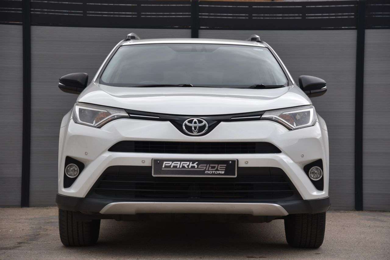A 2015 TOYOTA RAV4 2.0 D-4D Business Edition SUV 5dr Diesel Manual Euro 6 (s/s) (143 ps) PARK A 2015 TOYOTA RAV4 2.0 D-4D Business Edition SUV 5dr Diesel Manual Euro 6 (s/s) (143 ps) PARK