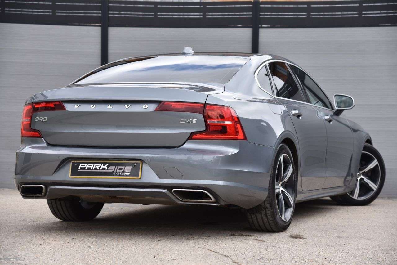 2018 VOLVO S90 2018 VOLVO S90