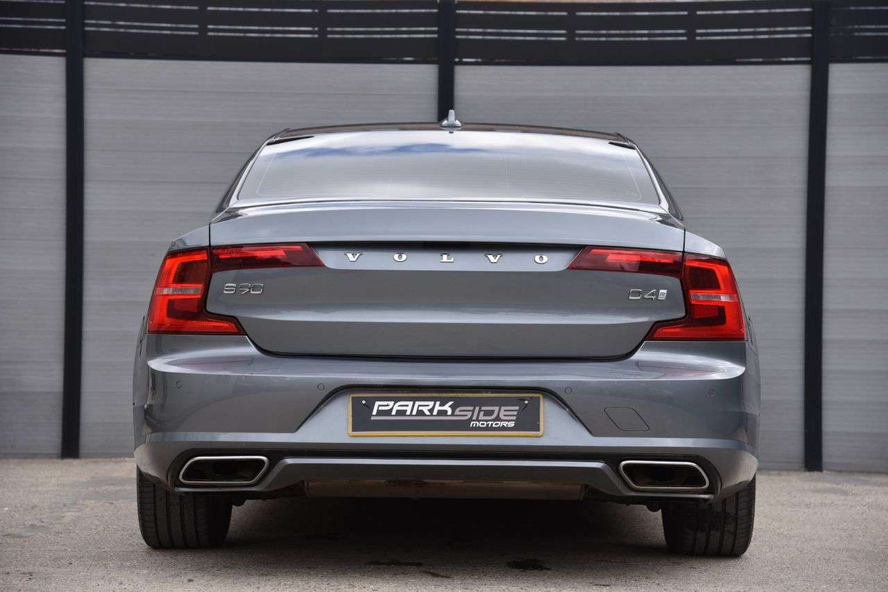 2018 VOLVO S90 2018 VOLVO S90