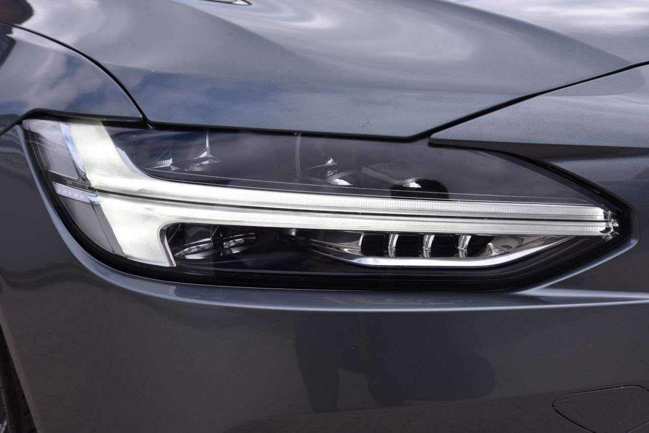 2018 VOLVO S90 2018 VOLVO S90