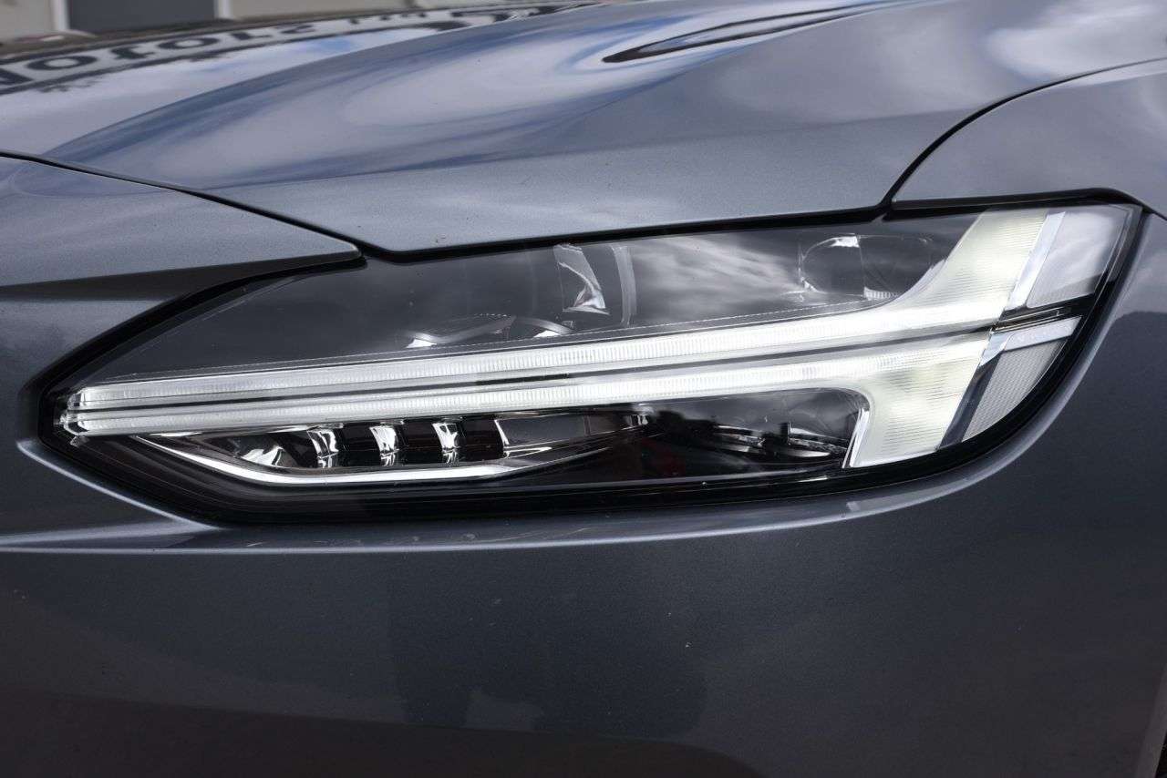 2018 VOLVO S90 2018 VOLVO S90