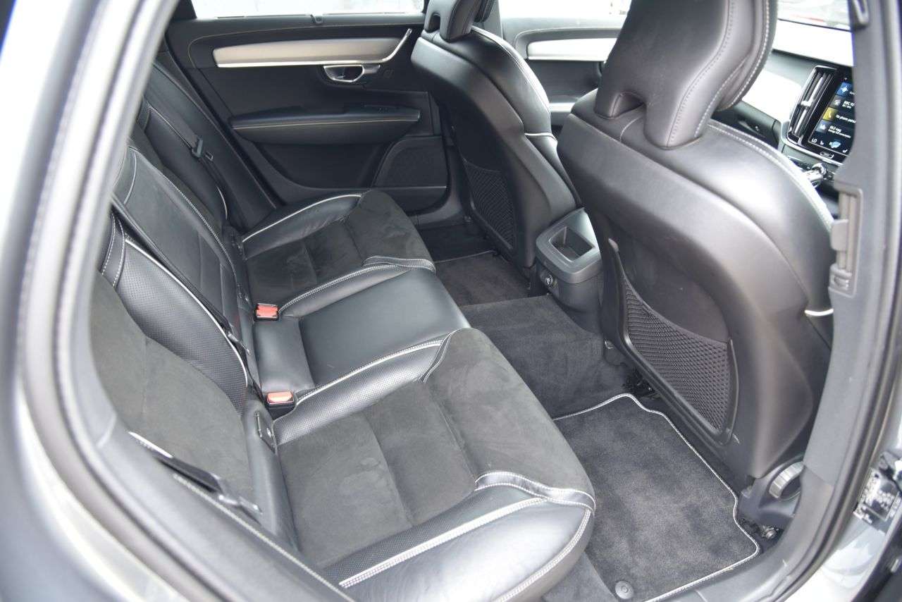 2018 VOLVO S90 2018 VOLVO S90