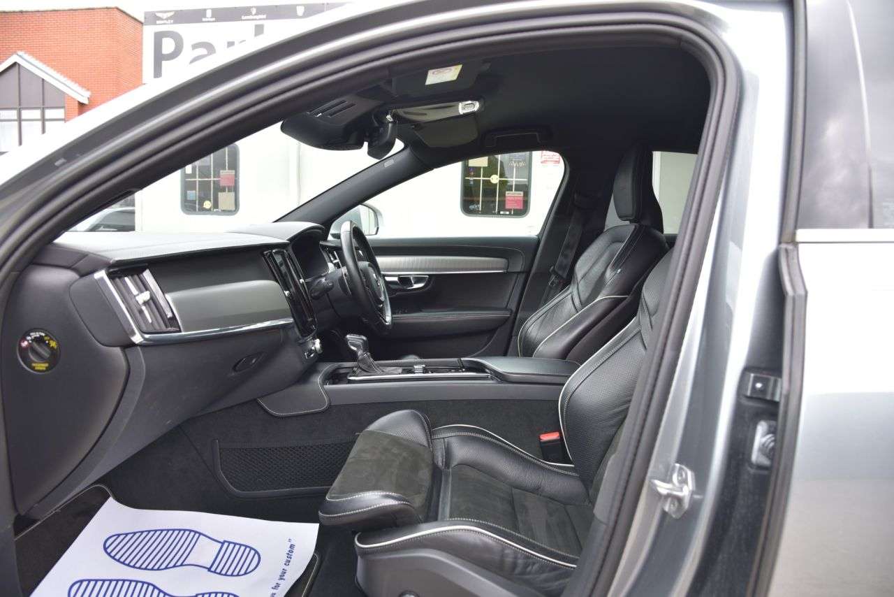 2018 VOLVO S90 2018 VOLVO S90