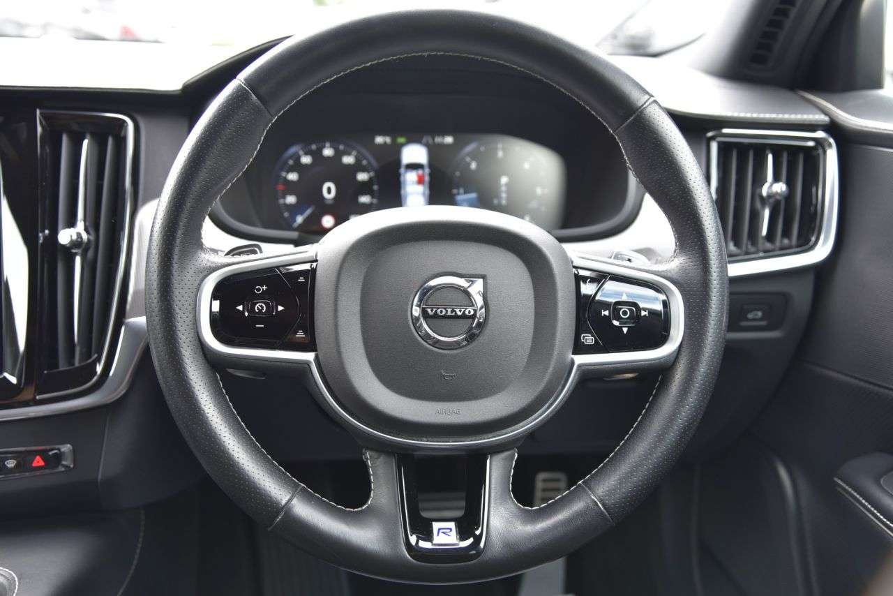 2018 VOLVO S90 2018 VOLVO S90