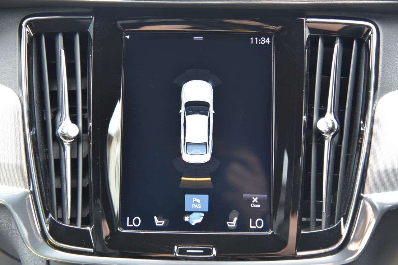 2018 VOLVO S90 2018 VOLVO S90