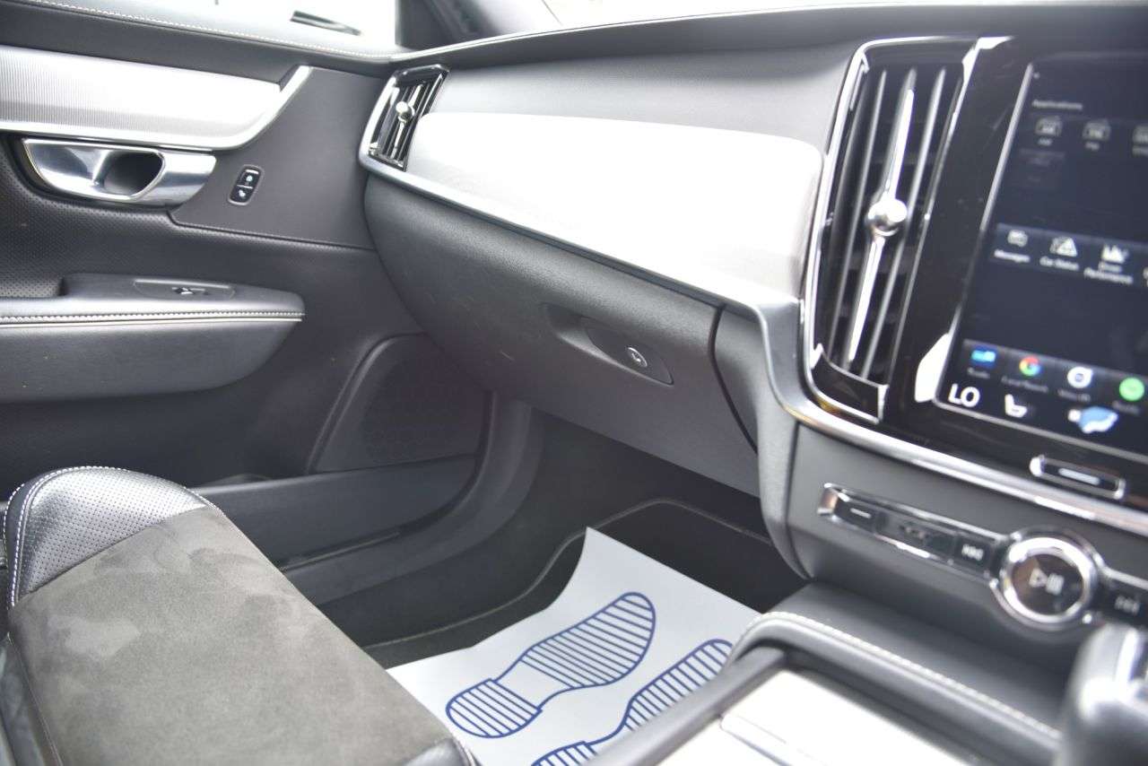 2018 VOLVO S90 2018 VOLVO S90