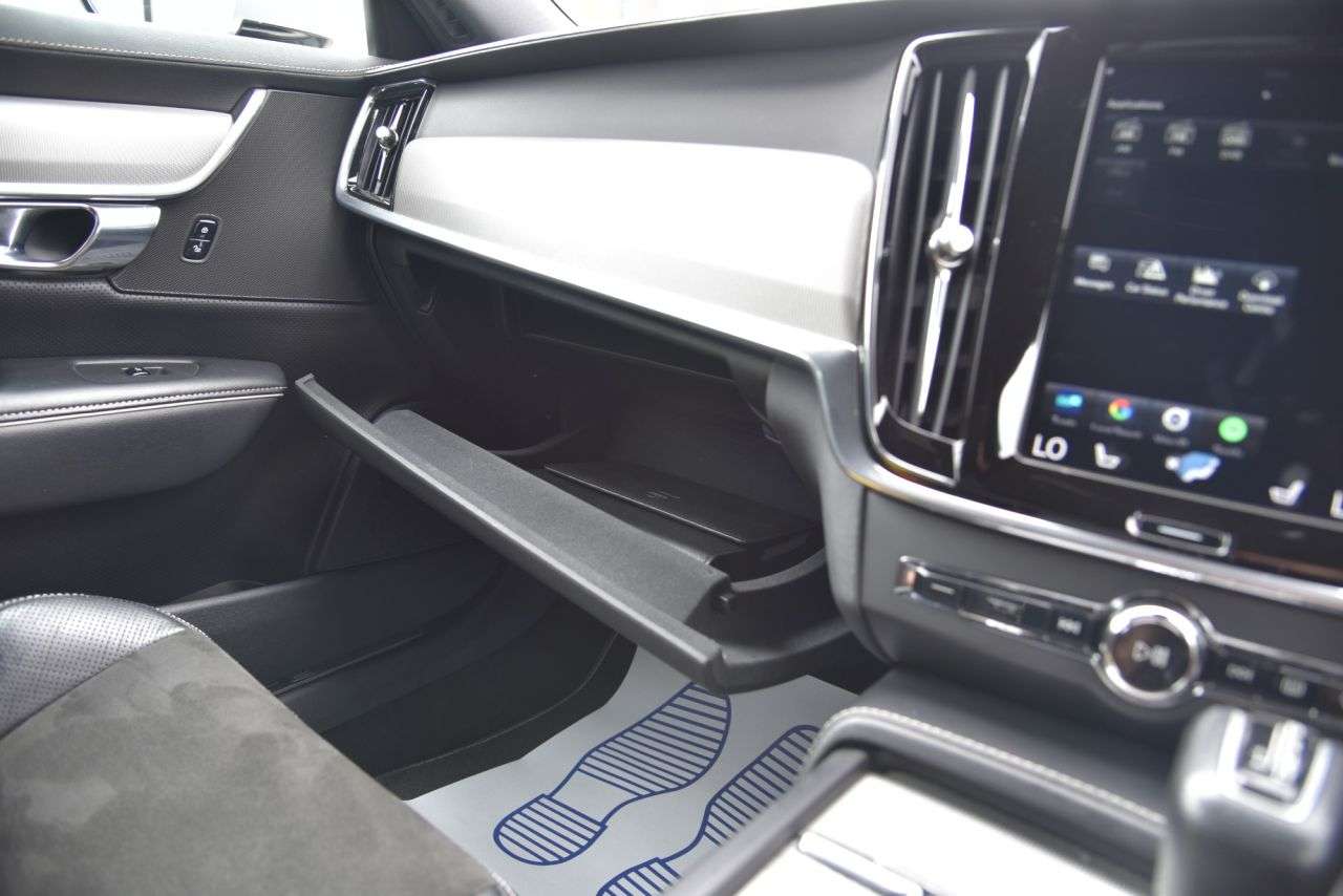 2018 VOLVO S90 2018 VOLVO S90