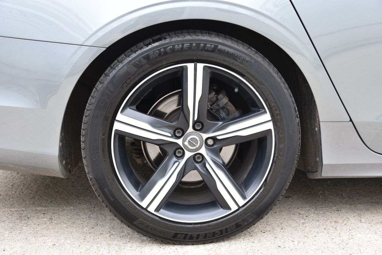 2018 VOLVO S90 2018 VOLVO S90