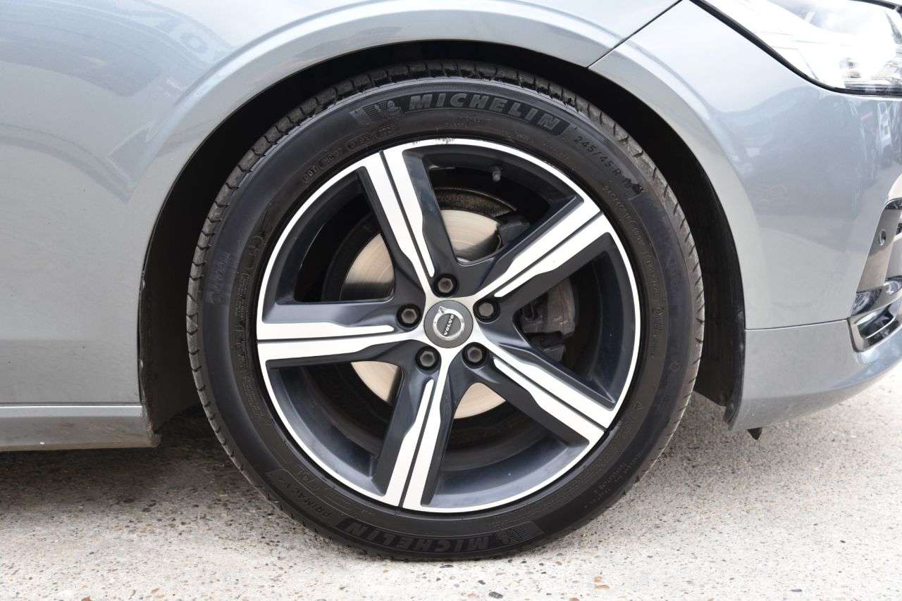 2018 VOLVO S90 2018 VOLVO S90