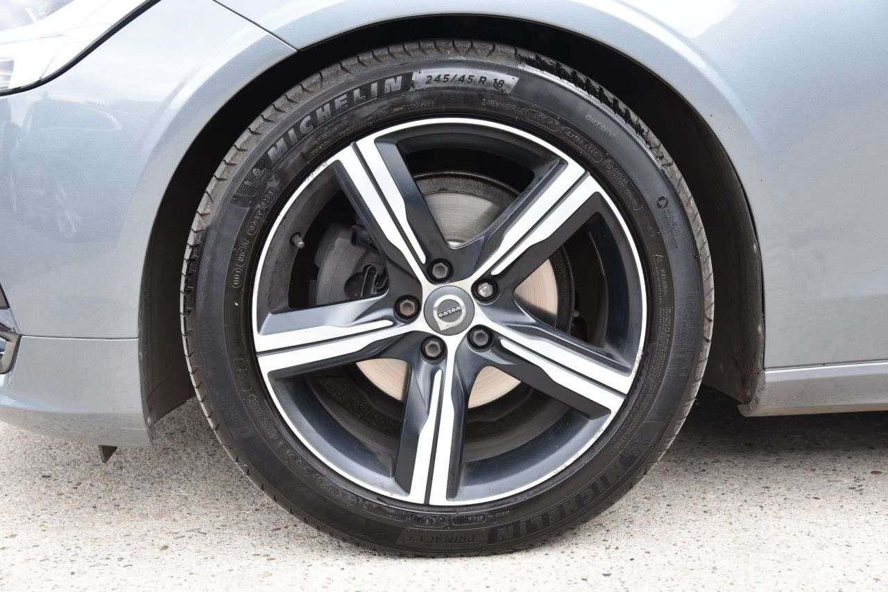 2018 VOLVO S90 2018 VOLVO S90