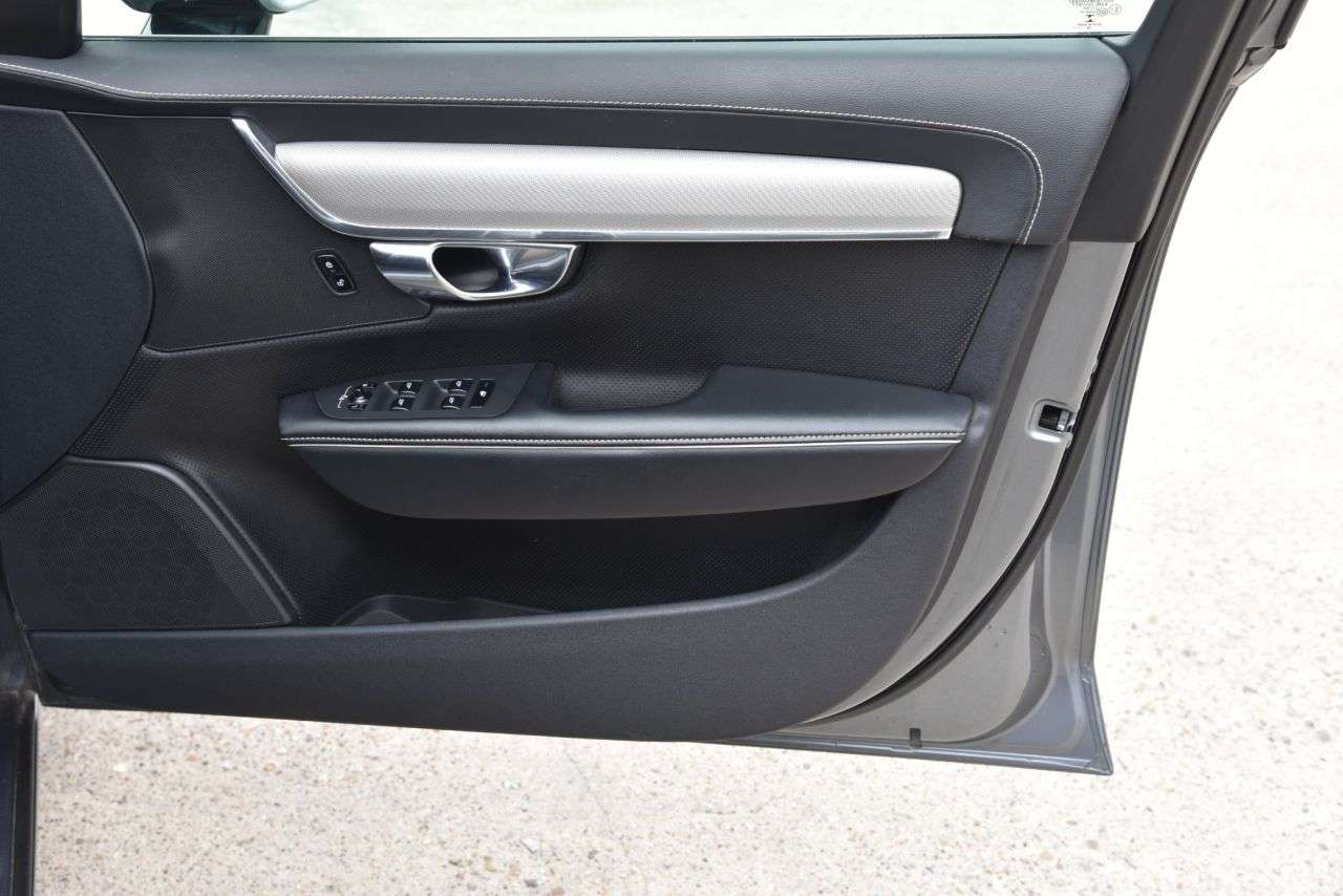 2018 VOLVO S90 2018 VOLVO S90