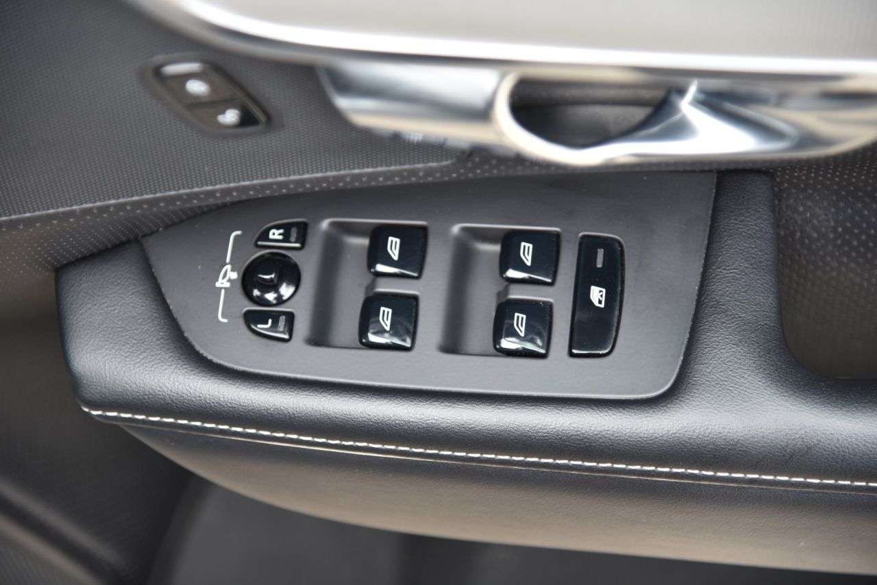 2018 VOLVO S90 2018 VOLVO S90