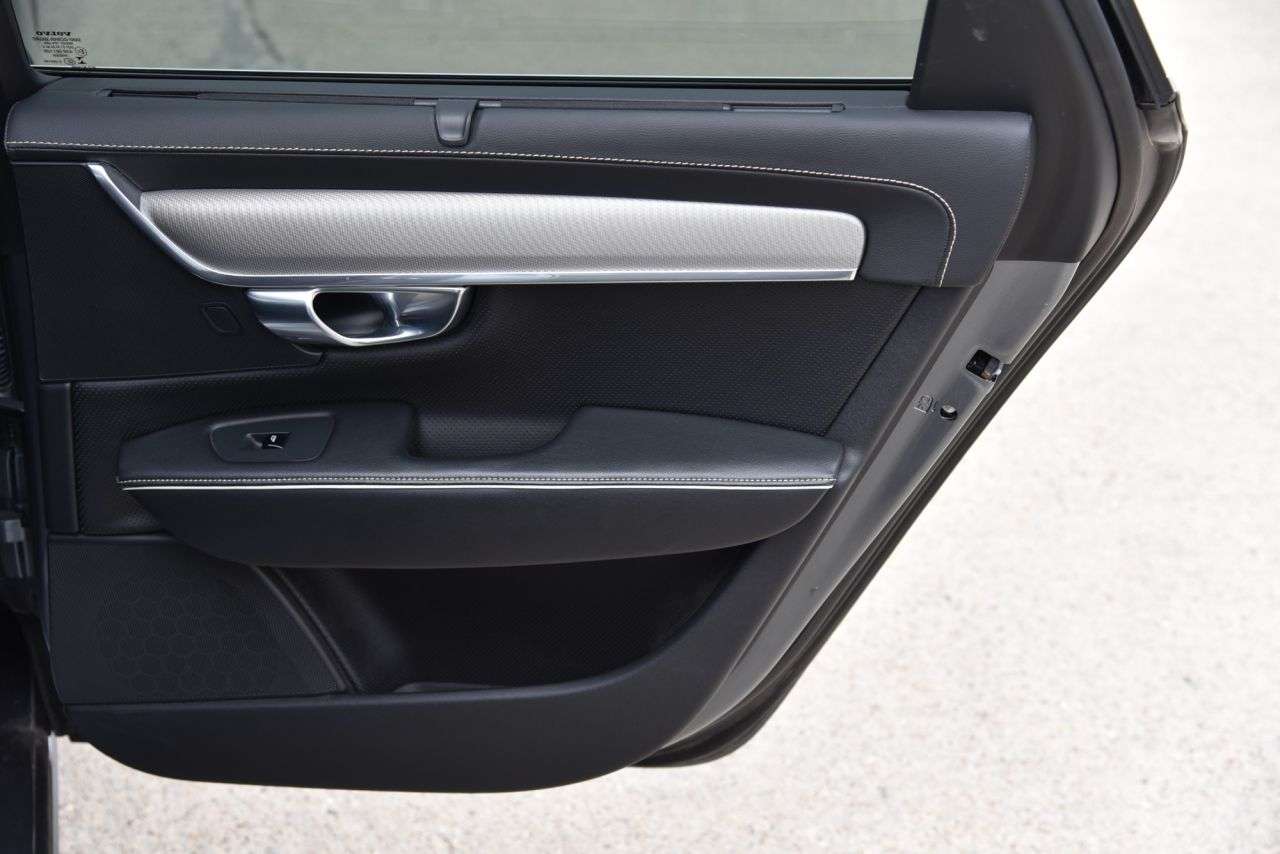 2018 VOLVO S90 2018 VOLVO S90