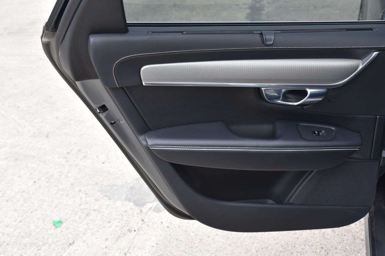 2018 VOLVO S90 2018 VOLVO S90