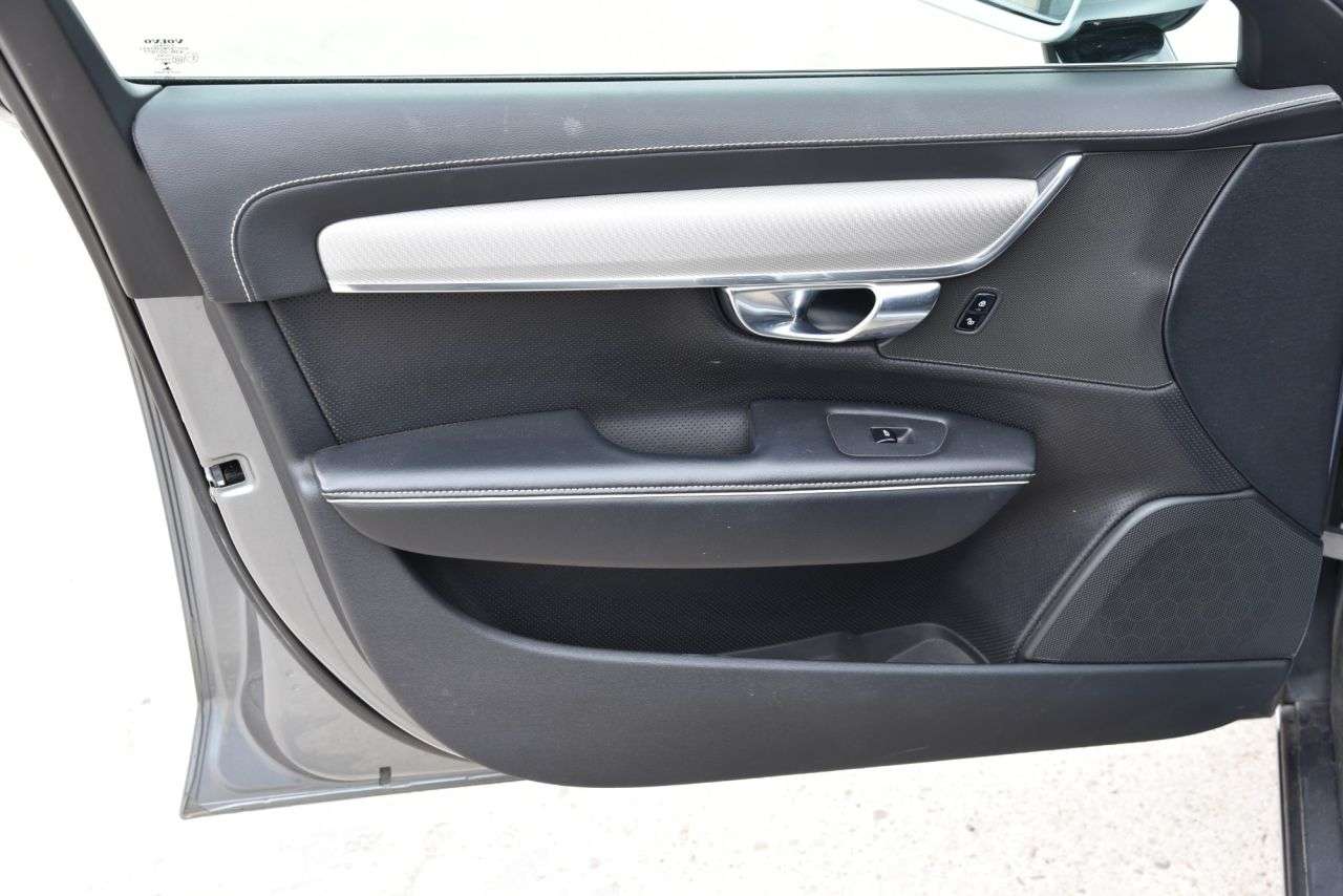 2018 VOLVO S90 2018 VOLVO S90