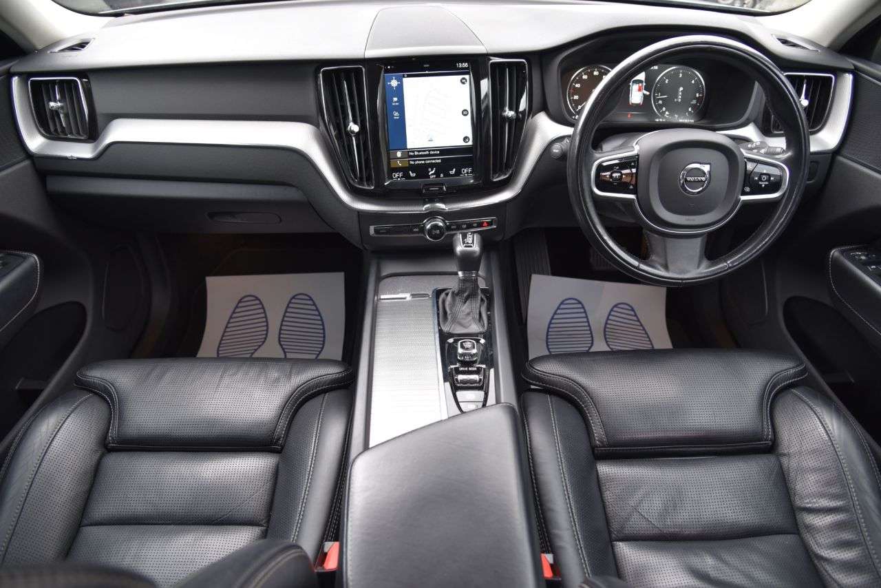 A 2017 VOLVO XC60 2.0 D4 Inscription SUV 5dr Diesel Auto AWD Euro 6 (s/s) (190 ps) LEATHER | A 2017 VOLVO XC60 2.0 D4 Inscription SUV 5dr Diesel Auto AWD Euro 6 (s/s) (190 ps) LEATHER |