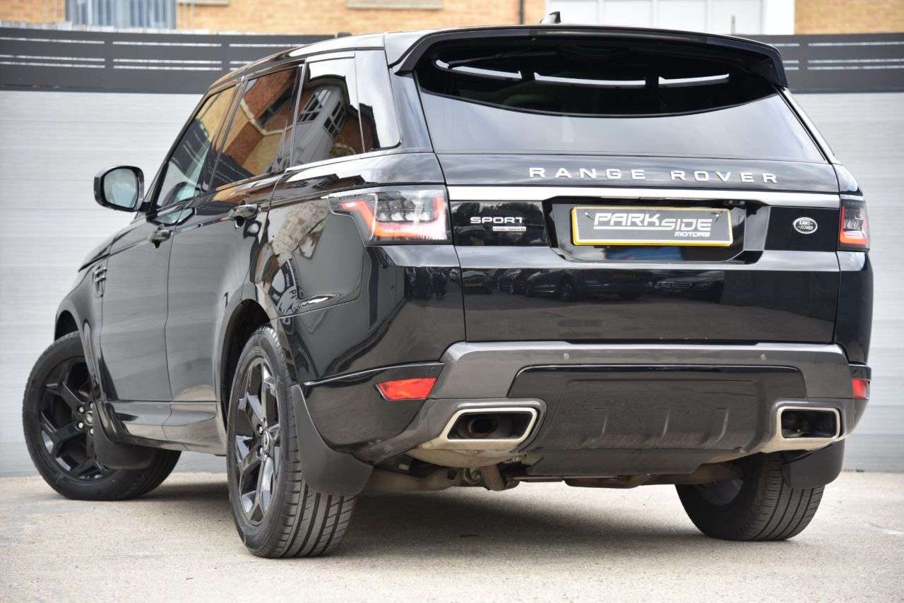 A 2019 LAND ROVER RANGE ROVER SPORT 3.0 SD V6 HSE SUV 5dr Diesel Auto 4WD Euro 6 (s/s) (306 ps) WHITE LEATHER | A 2019 LAND ROVER RANGE ROVER SPORT 3.0 SD V6 HSE SUV 5dr Diesel Auto 4WD Euro 6 (s/s) (306 ps) WHITE LEATHER |