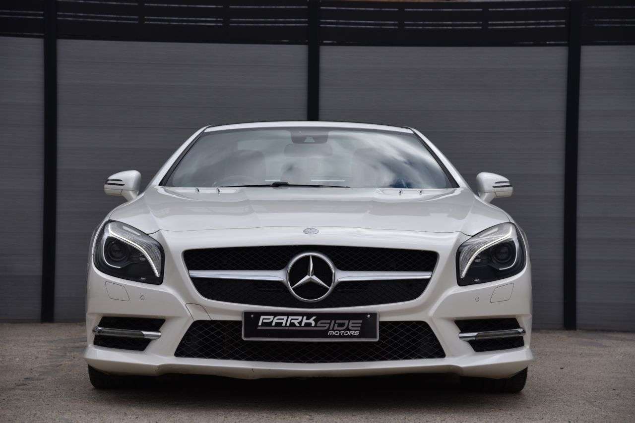 A 2015 MERCEDES-BENZ SL 3.0 SL400 AMG Sport Convertible 2dr Petrol G-Tronic+ Euro 6 (s/s) (333 ps) A 2015 MERCEDES-BENZ SL 3.0 SL400 AMG Sport Convertible 2dr Petrol G-Tronic+ Euro 6 (s/s) (333 ps)
