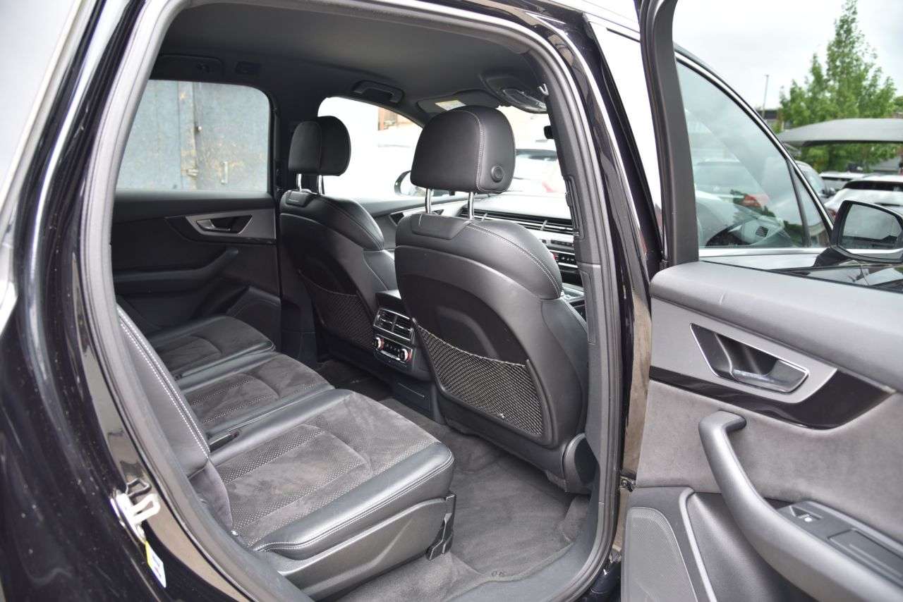 2016 AUDI Q7 2016 AUDI Q7