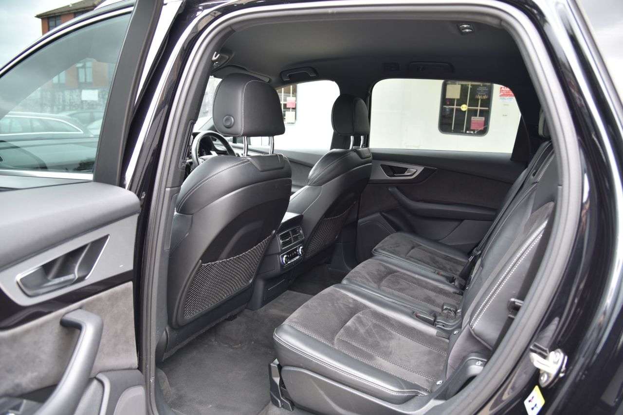 2016 AUDI Q7 2016 AUDI Q7