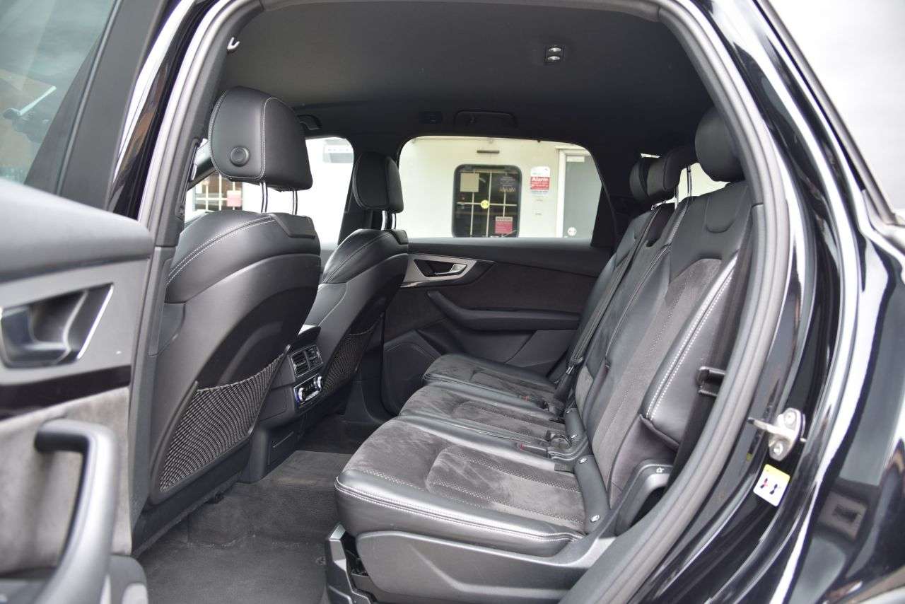 2016 AUDI Q7 2016 AUDI Q7