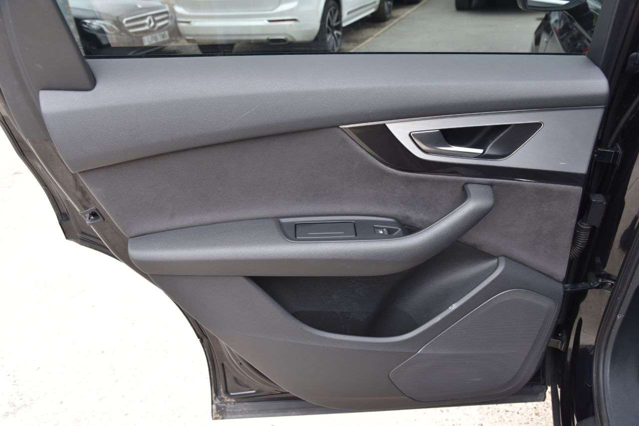 2016 AUDI Q7 2016 AUDI Q7