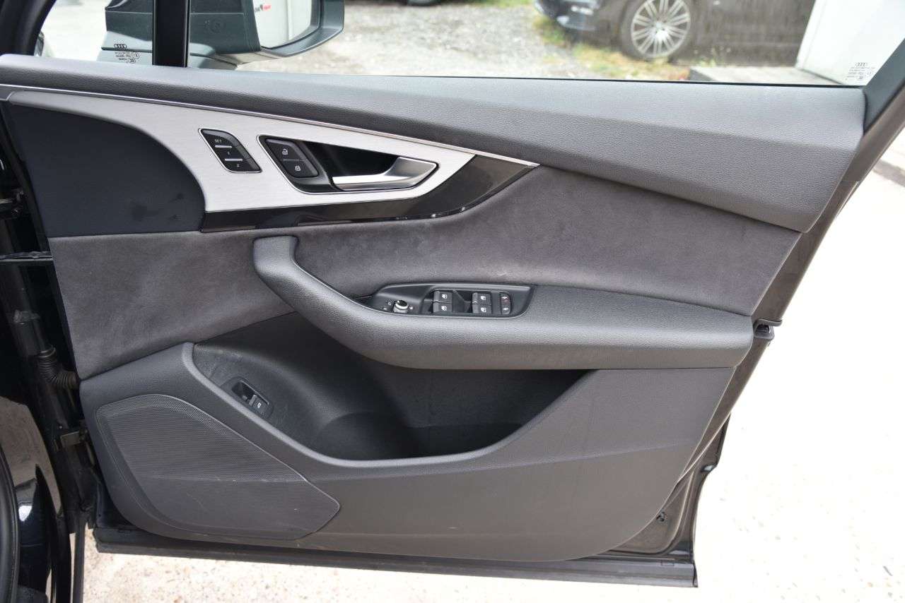 2016 AUDI Q7 2016 AUDI Q7