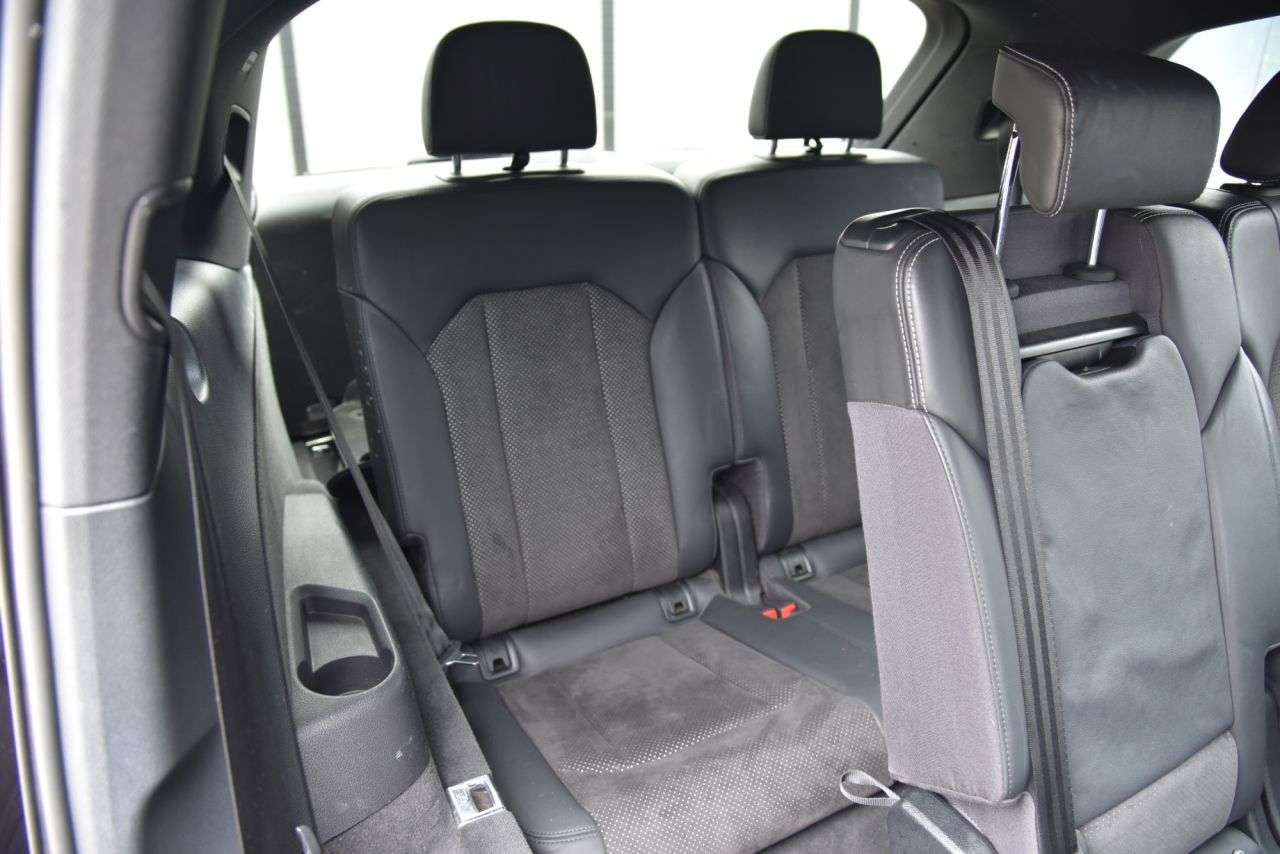 2016 AUDI Q7 2016 AUDI Q7