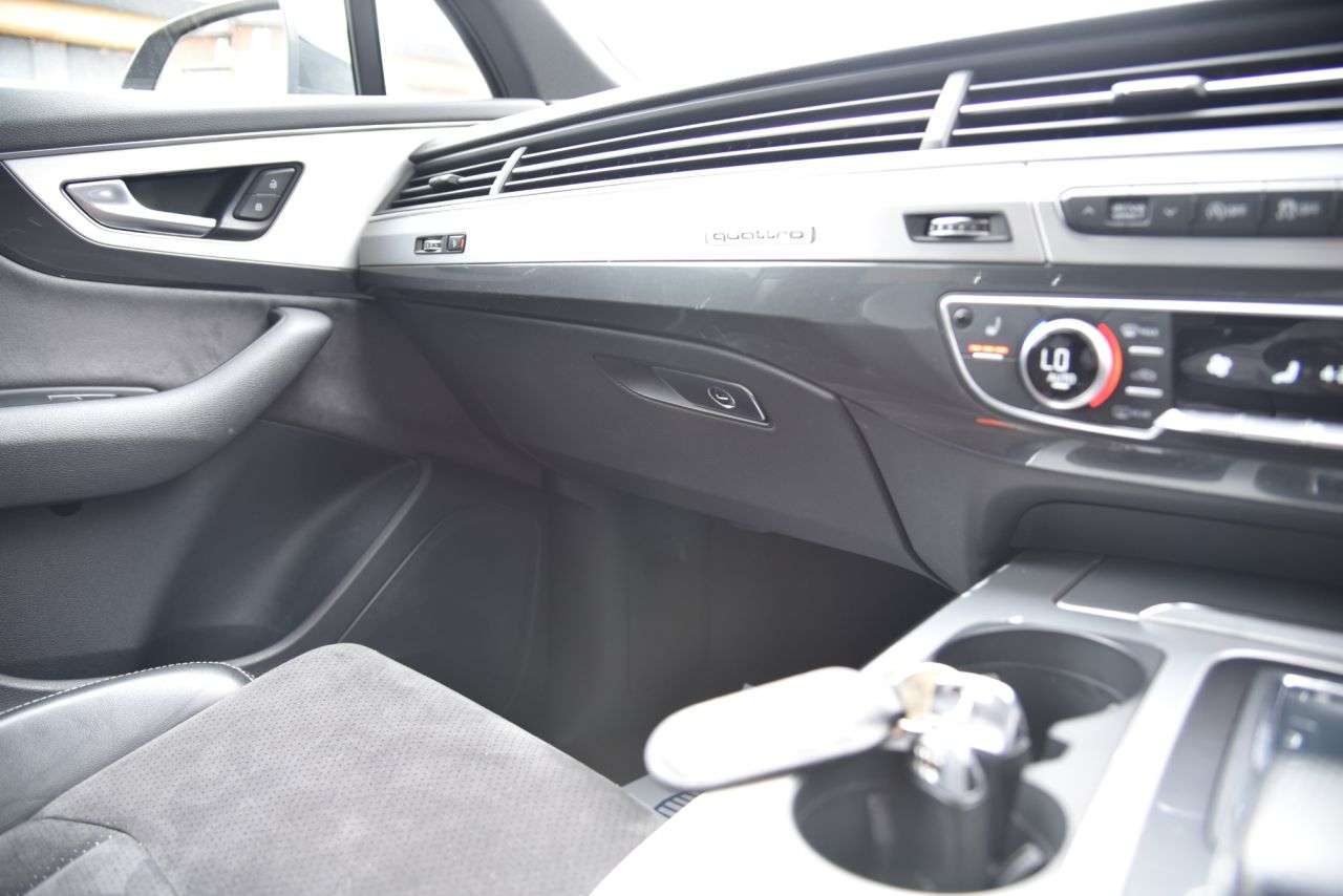 2016 AUDI Q7 2016 AUDI Q7