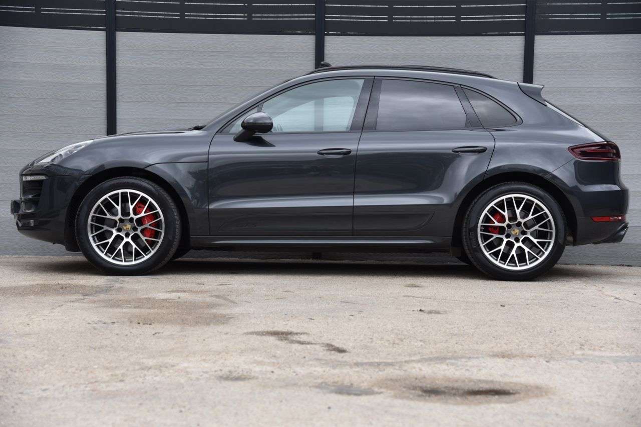 2018 PORSCHE MACAN 2018 PORSCHE MACAN