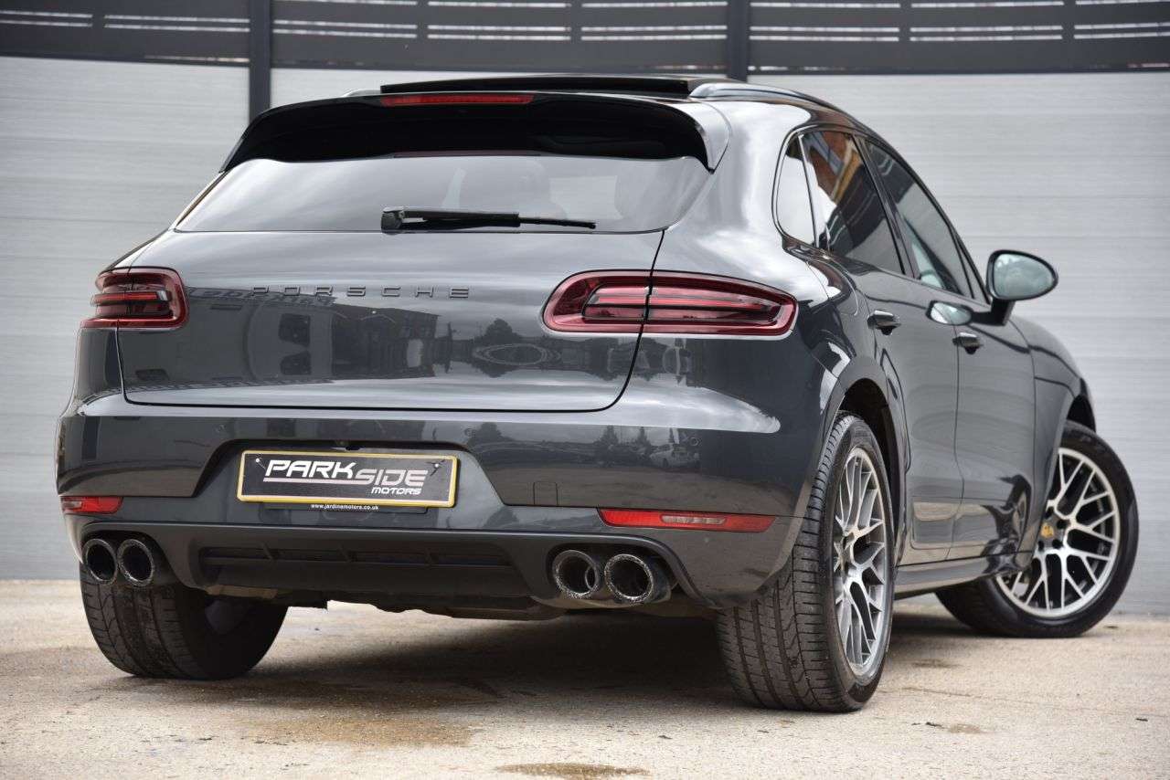 2018 PORSCHE MACAN 2018 PORSCHE MACAN