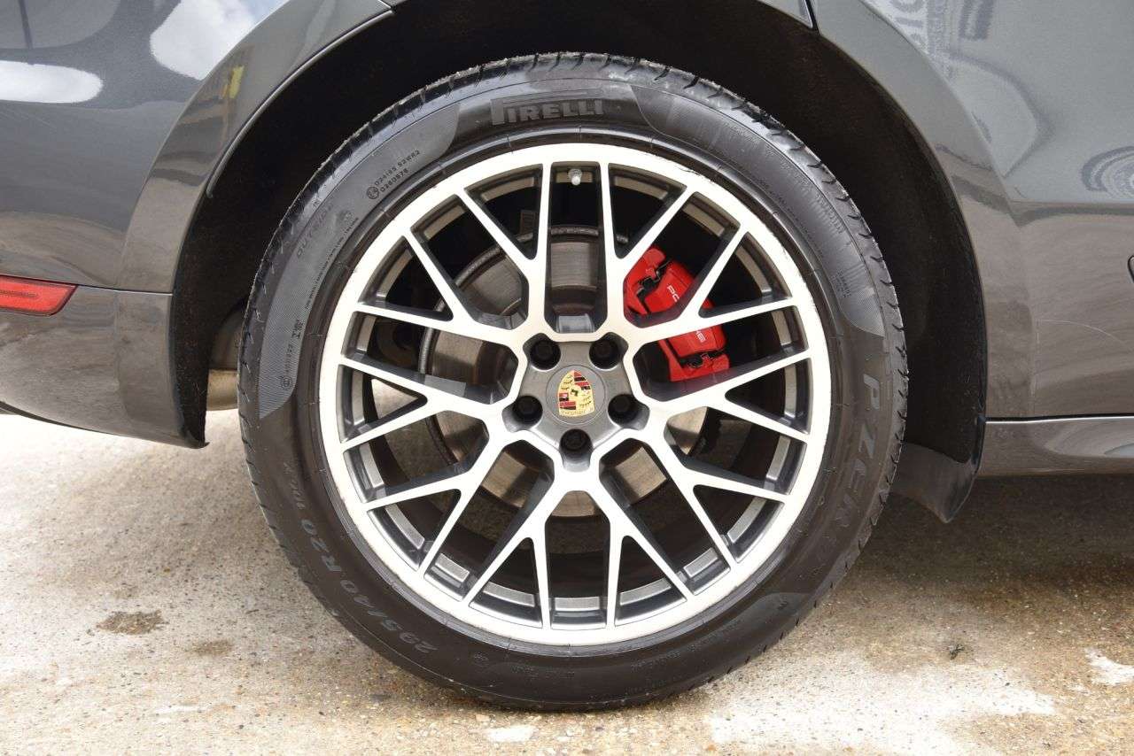 2018 PORSCHE MACAN 2018 PORSCHE MACAN