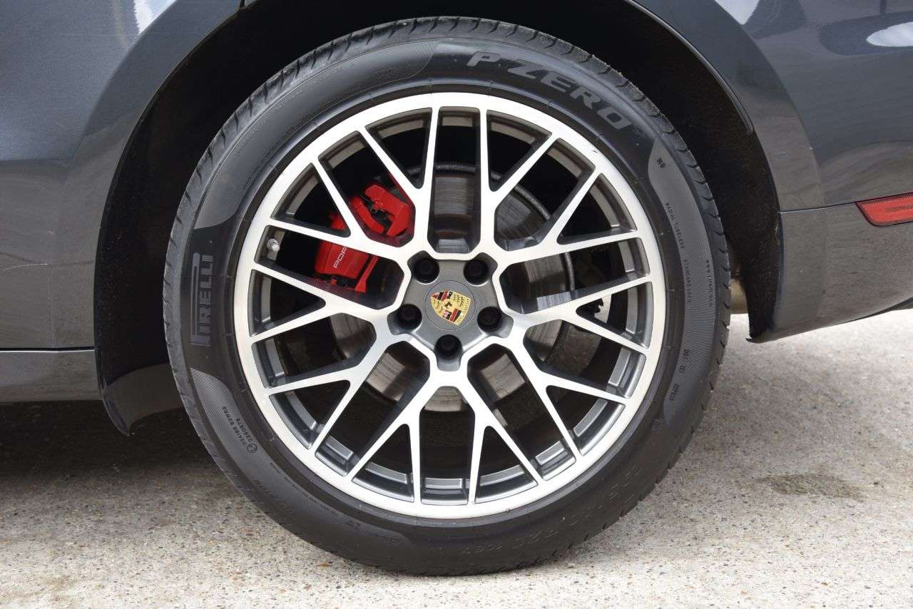 2018 PORSCHE MACAN 2018 PORSCHE MACAN