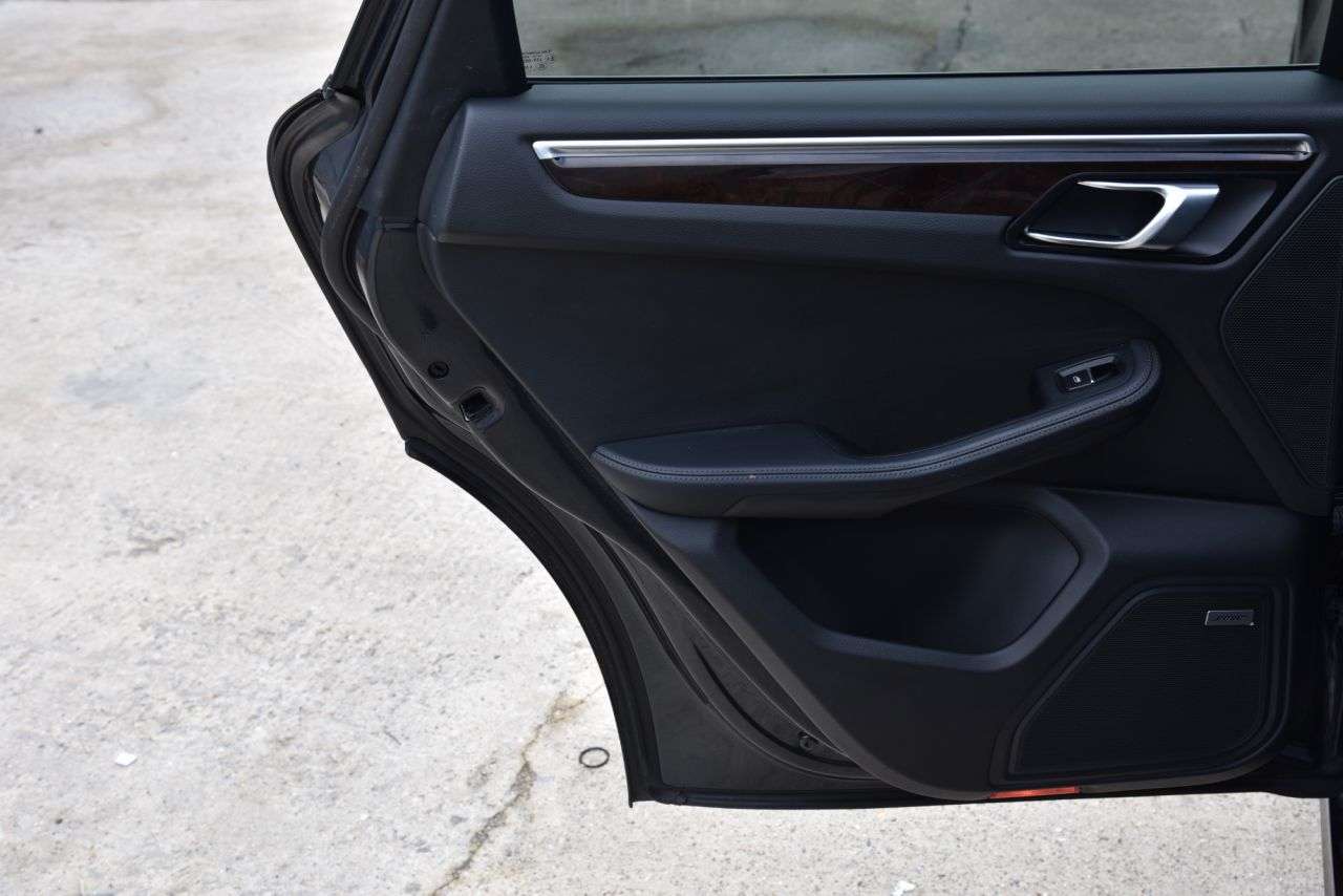 2018 PORSCHE MACAN 2018 PORSCHE MACAN