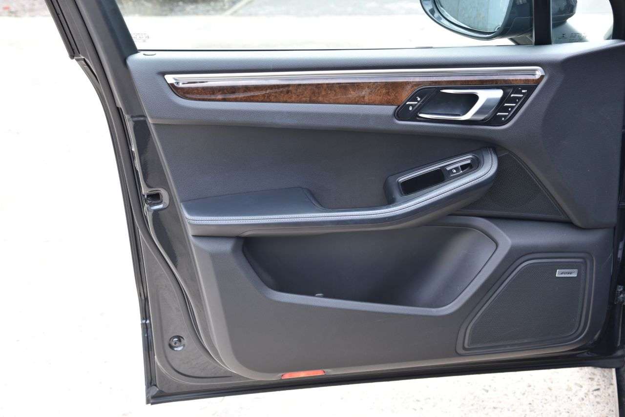 2018 PORSCHE MACAN 2018 PORSCHE MACAN