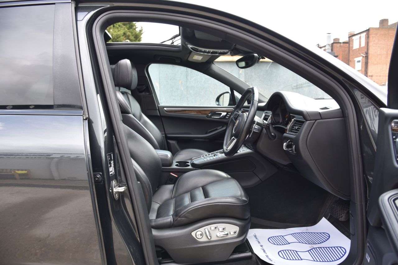 2018 PORSCHE MACAN 2018 PORSCHE MACAN
