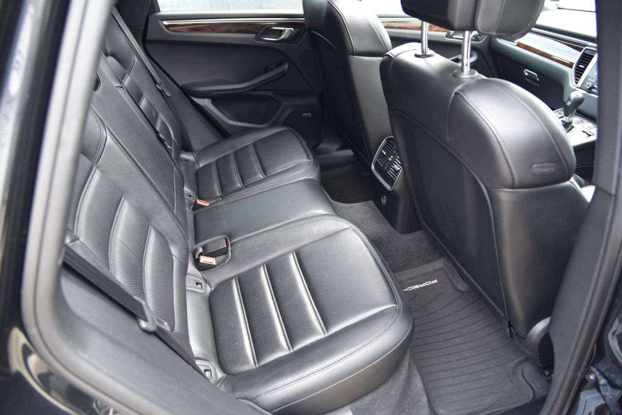 2018 PORSCHE MACAN 2018 PORSCHE MACAN