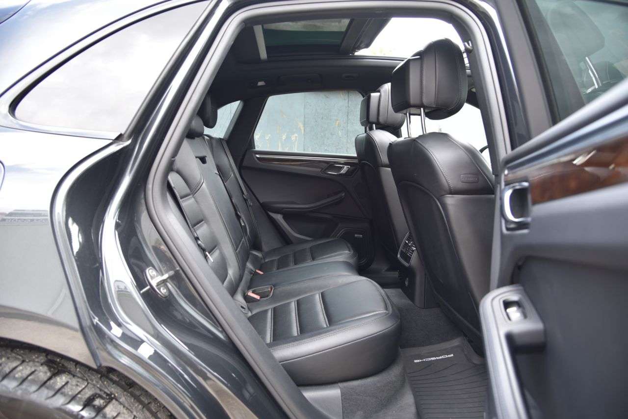 2018 PORSCHE MACAN 2018 PORSCHE MACAN
