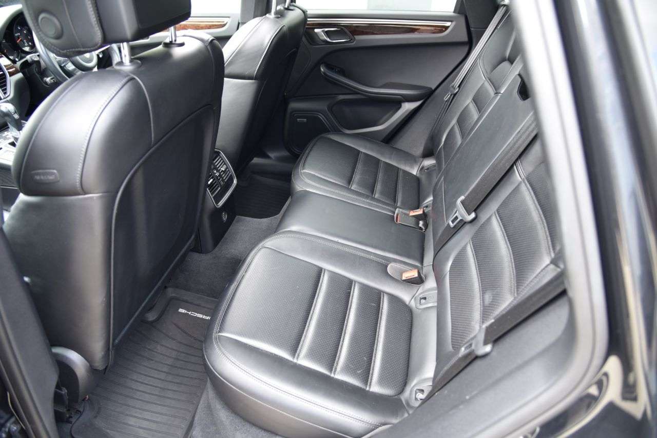 2018 PORSCHE MACAN 2018 PORSCHE MACAN