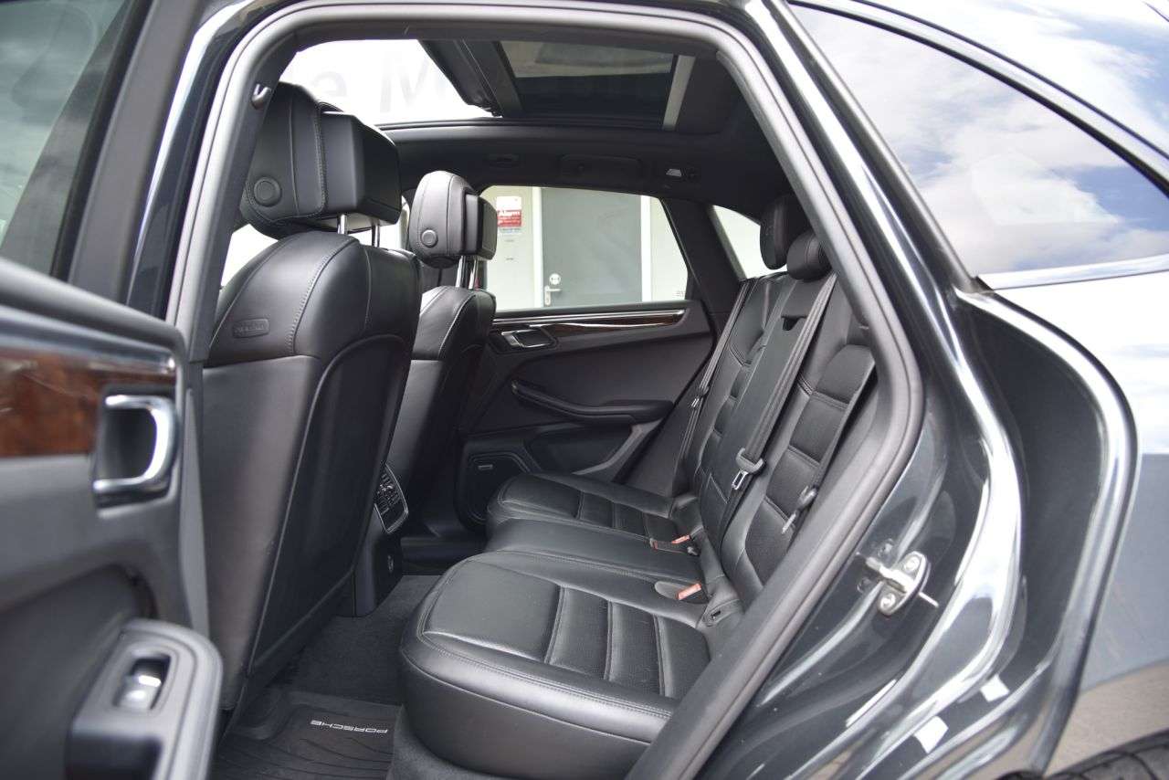 2018 PORSCHE MACAN 2018 PORSCHE MACAN